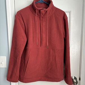 Soft, cozy Avalanche 1/2 zip pullover, Size M